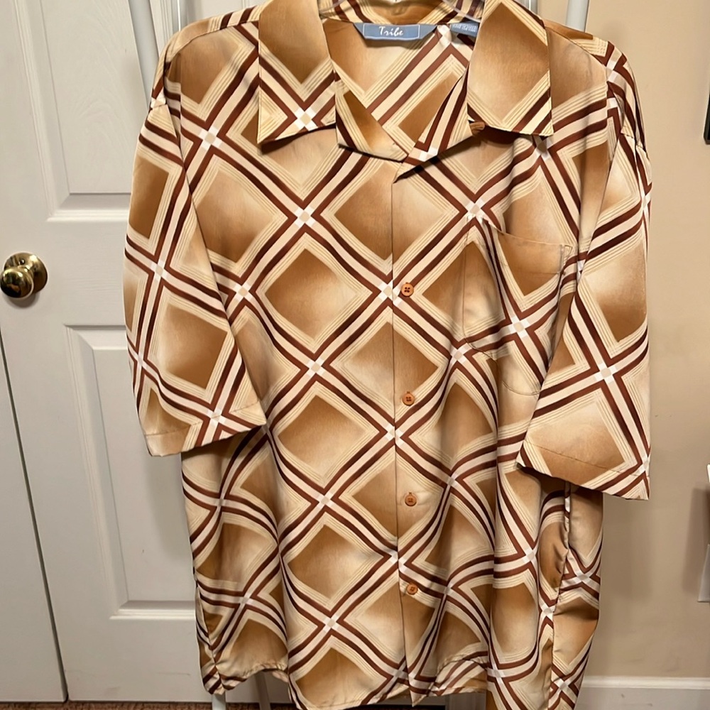 Men’s Casual Short Sleeve Shirt Size Large